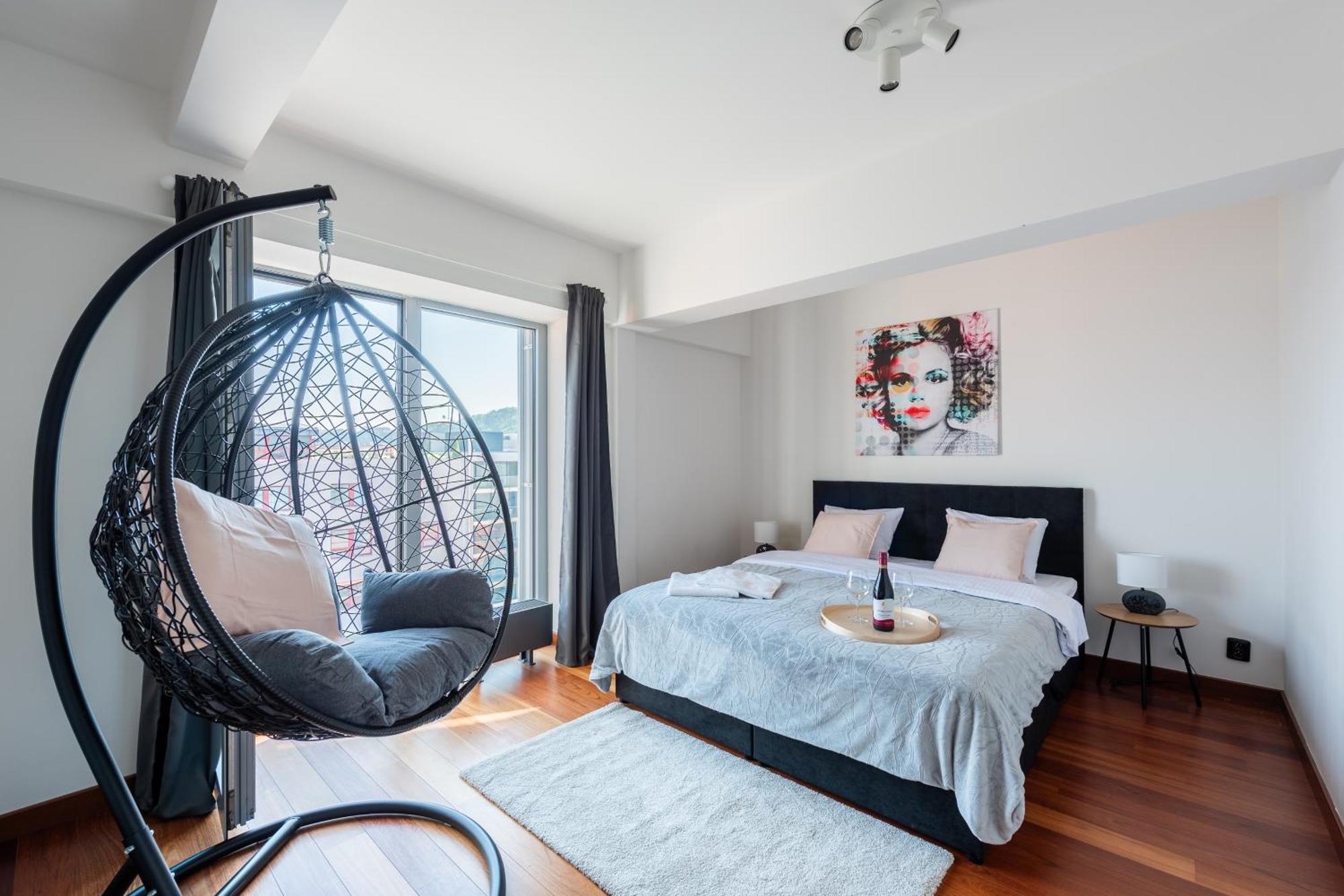 Premiumn Penthouse With Terrace In Praga